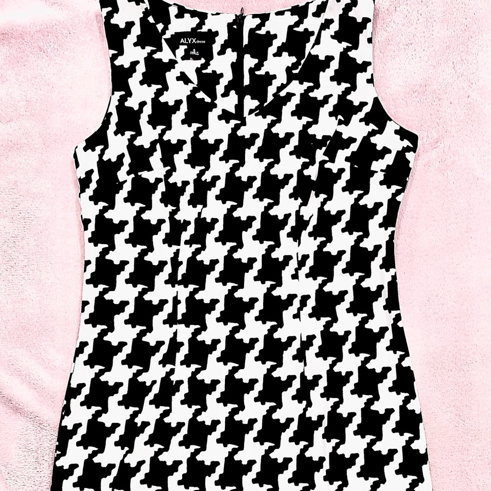 Cute black and white dress🤍